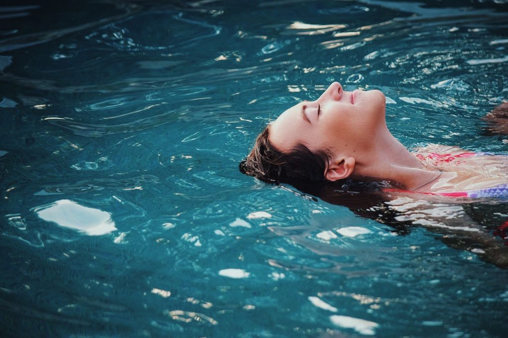 woman, fun, swimming-1850709.jpg